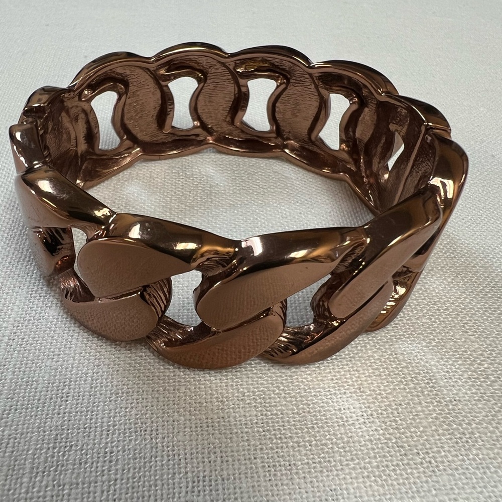 Elegant Rose Gold Bracelet